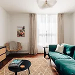 Redland Suites - Apartment 5