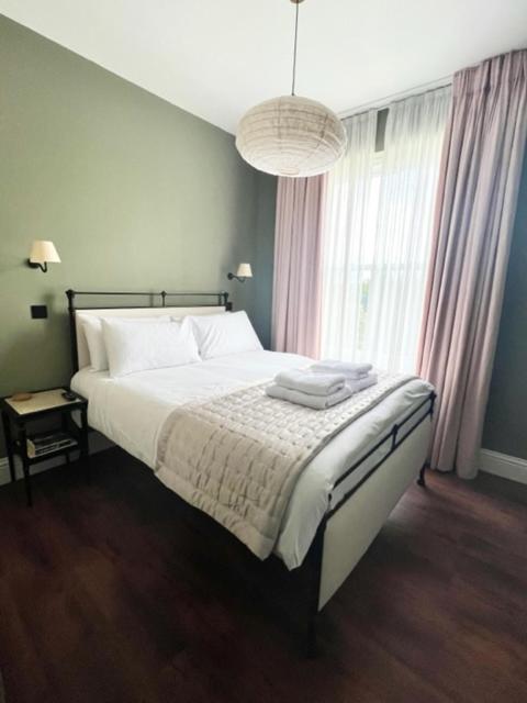 Redland - 5 *