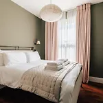 Redland Suites - Apartment 5